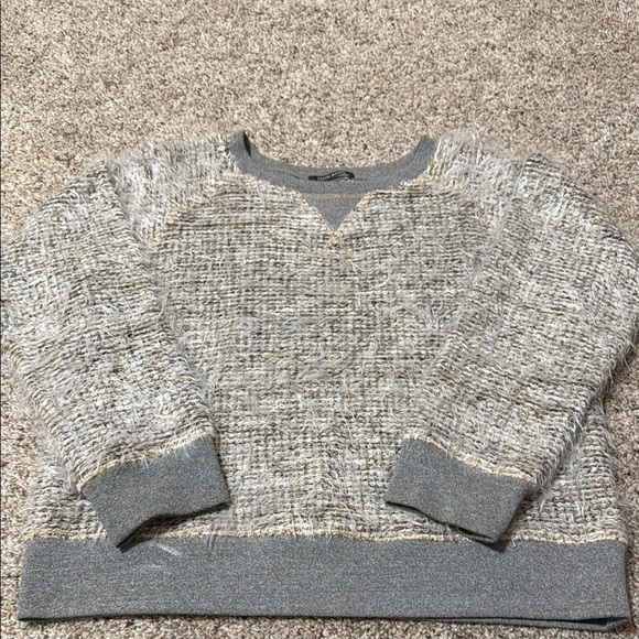 Calvin Rucker Gray Textured Sweater With Gold Thread Detailing - Picture 1 of 4